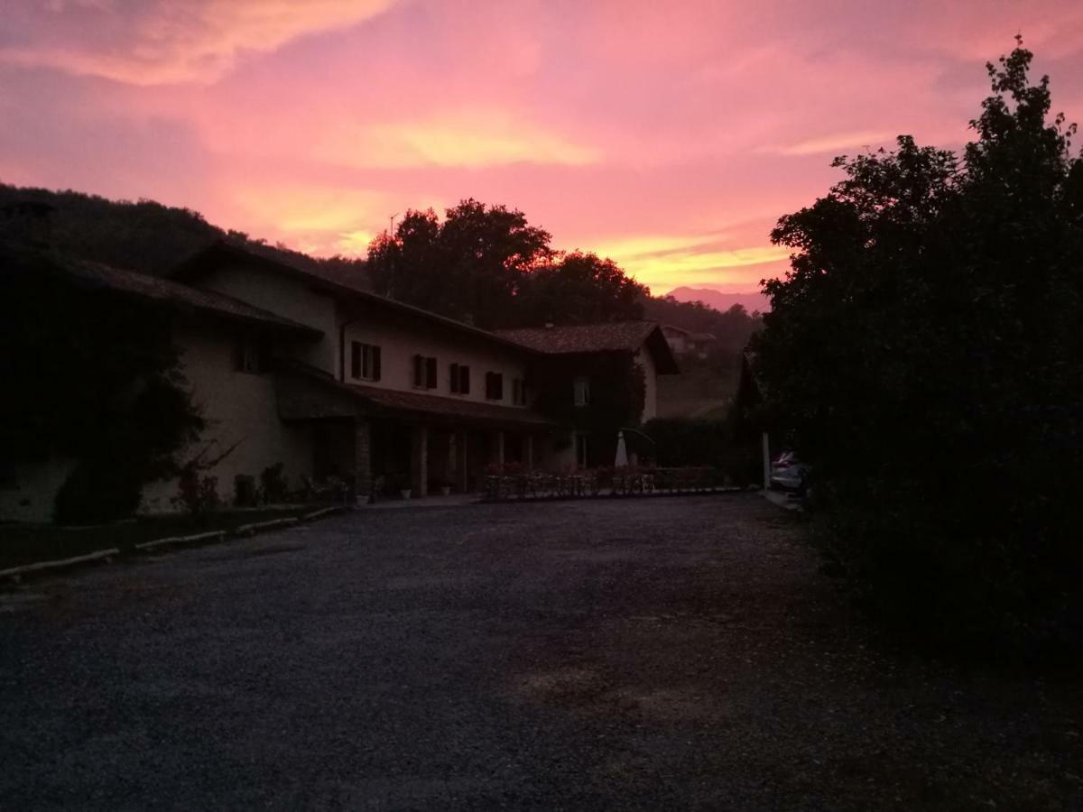 Hotel Antica Cascina Del Medico à Muzzano Extérieur photo